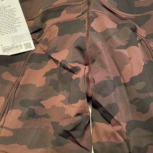 Lululemon’s Fast & Free Tight, Size 6 BNWT